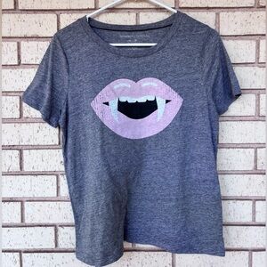 Grayson/Threads heather grey super soft fang shirt never worn